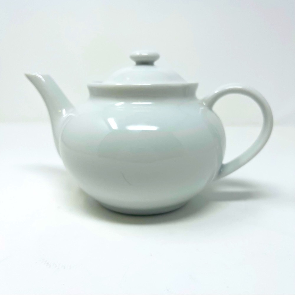 Tea Pot Classic French White Small Steam Hole in Lid 6” H Excellent Condition
